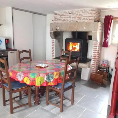 Des Oiseaux Holiday home *